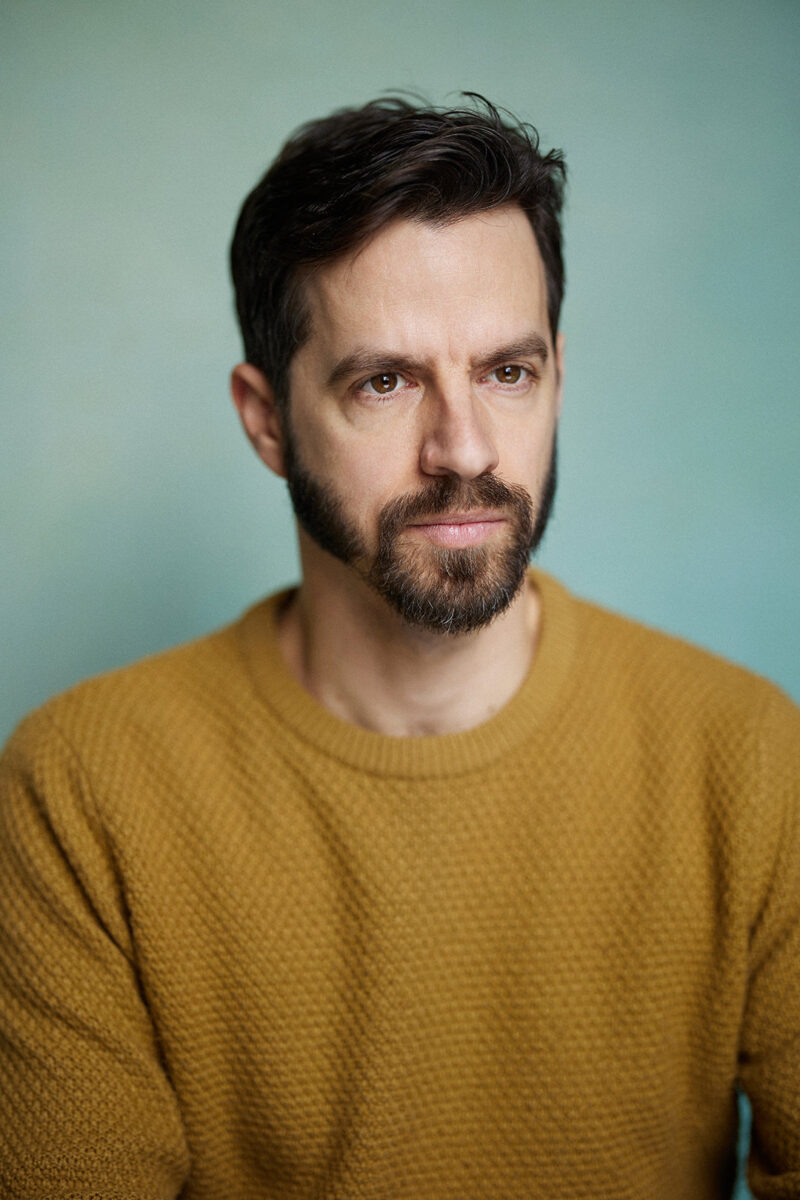 Montreal-actor-headshot-casting-comedian-mustard-sweater-by-nadia-zheng