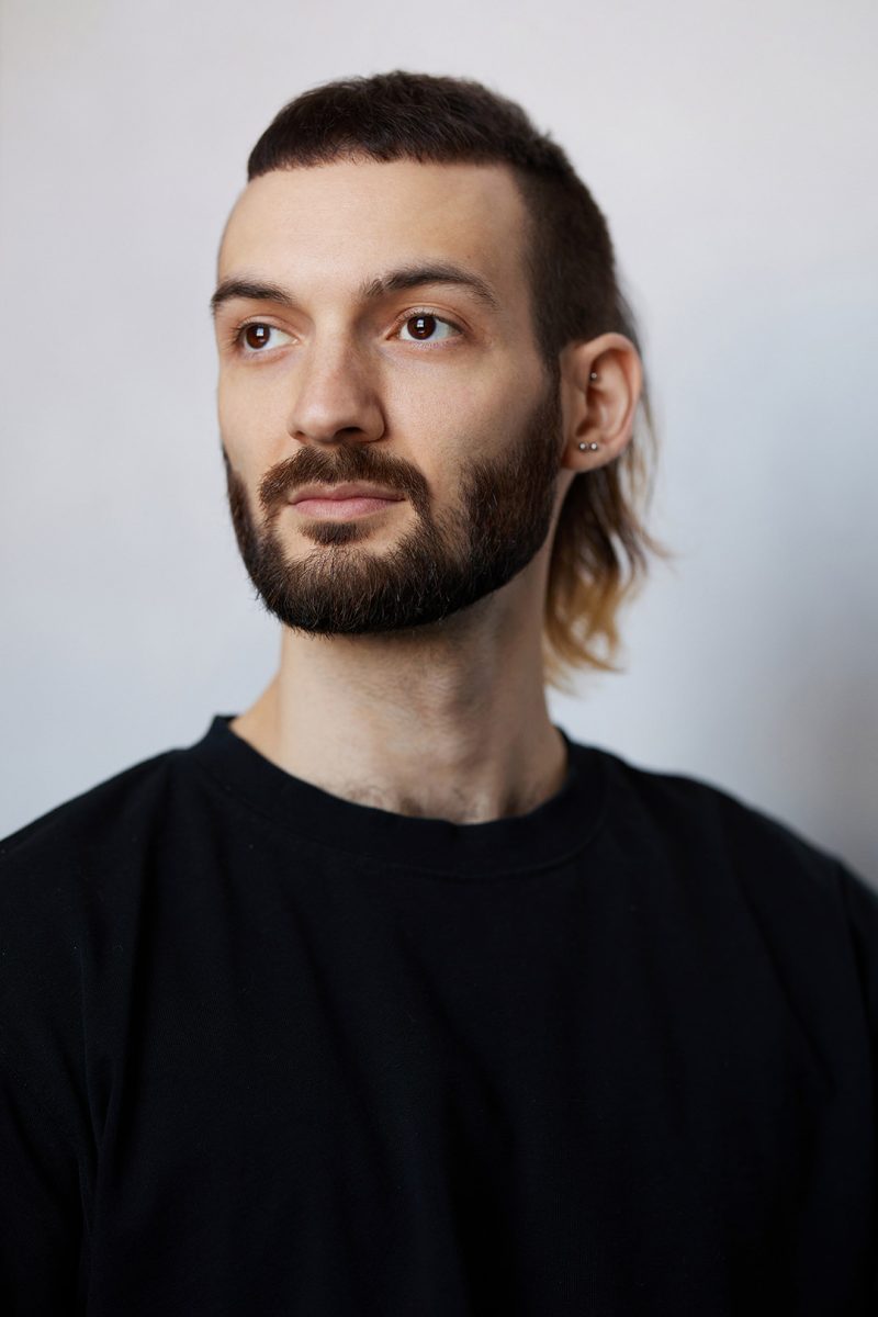 Montreal-dancer-headshot-casting-black-tshirt