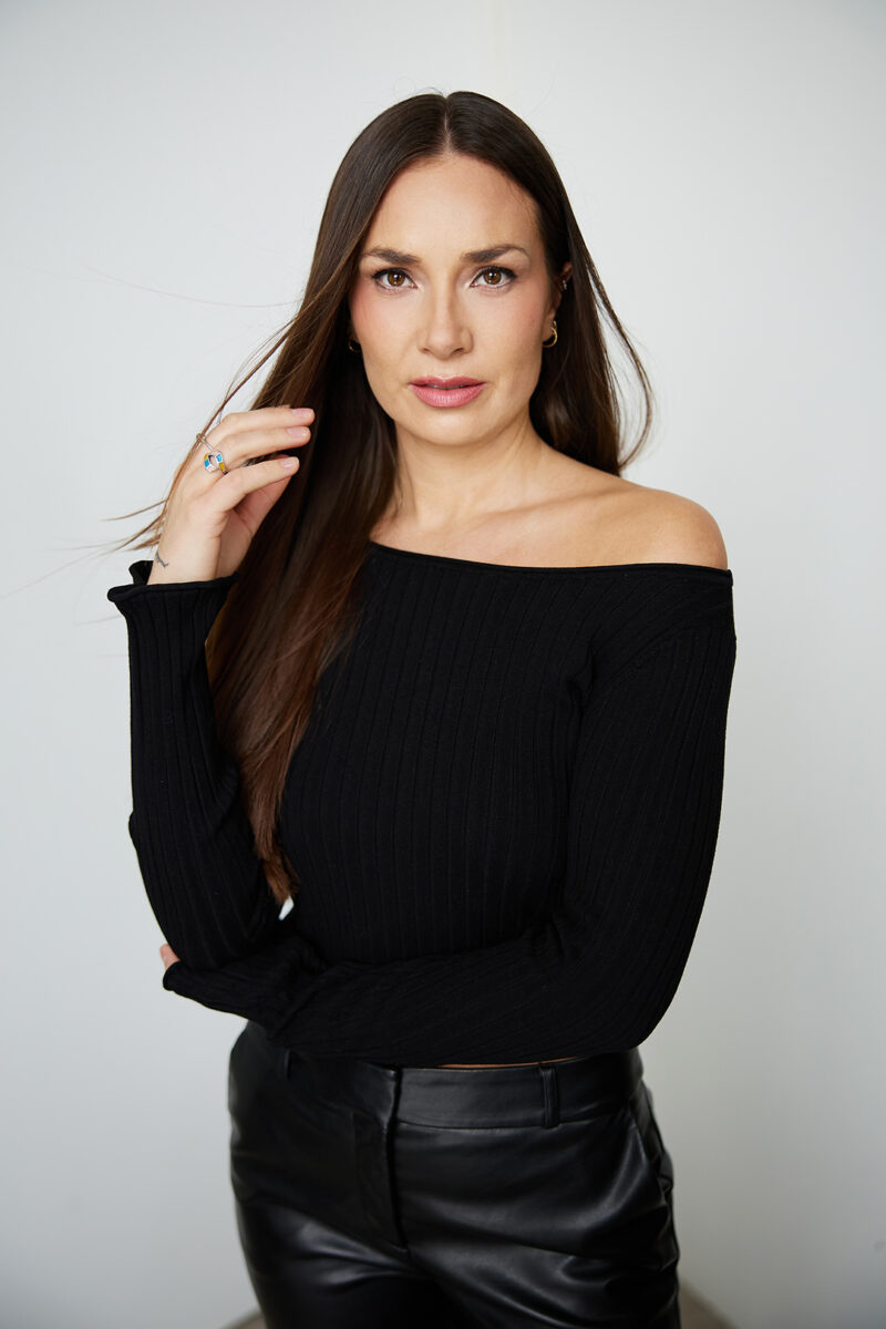 Montreal-modeling-casting-photo-long-hair-off-shoulder-by-nadia-zheng