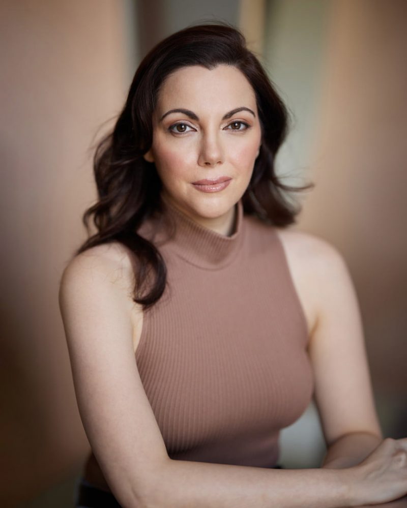Montreal-theatrical-actress-headshot-casting-by-nadia-zheng2