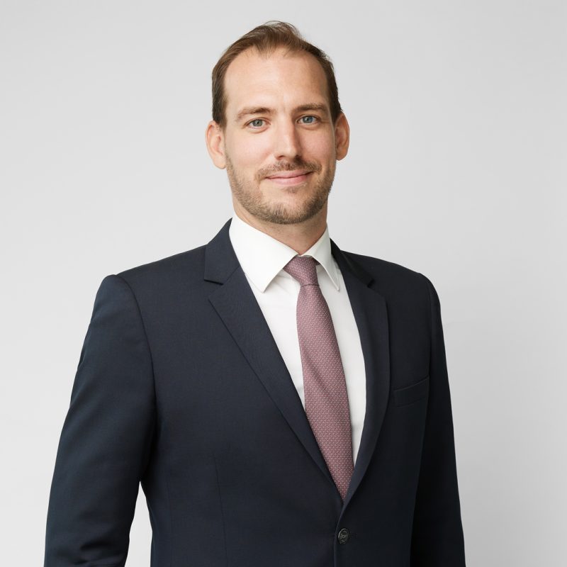Montreal-corporate-headshot-02