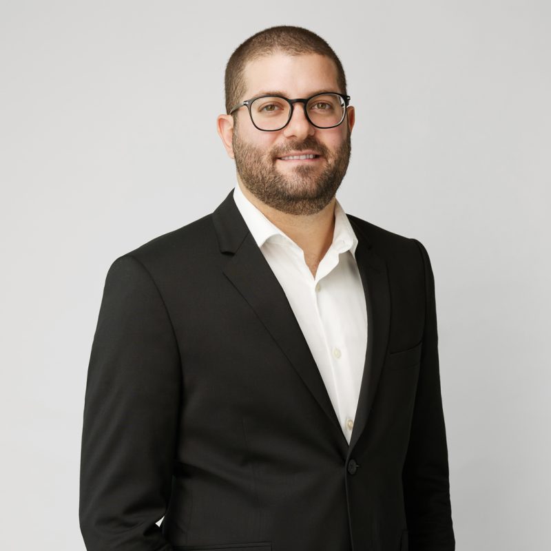 Montreal-corporate-headshot-03