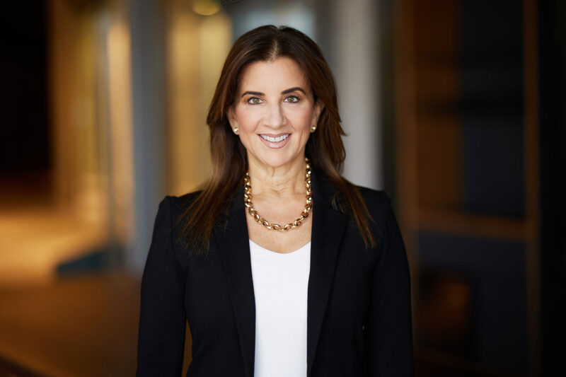 Montreal-corporate-headshot-office-on-location-2