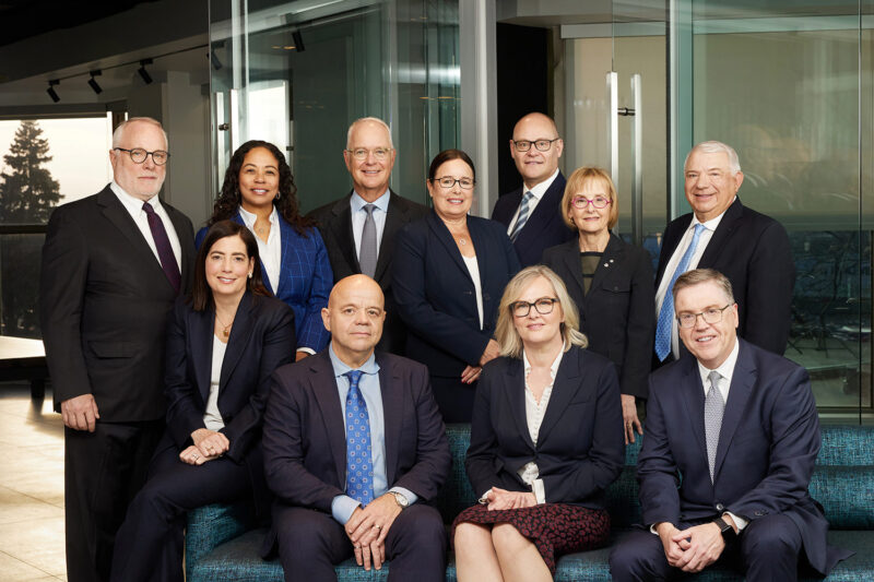 Montreal-corporate-team-photo-office-on-location-1