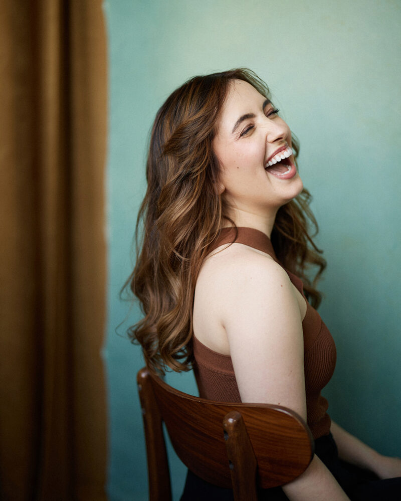 Montreal-actress-headshot-casting-laughing-outtake-by-nadia-zheng