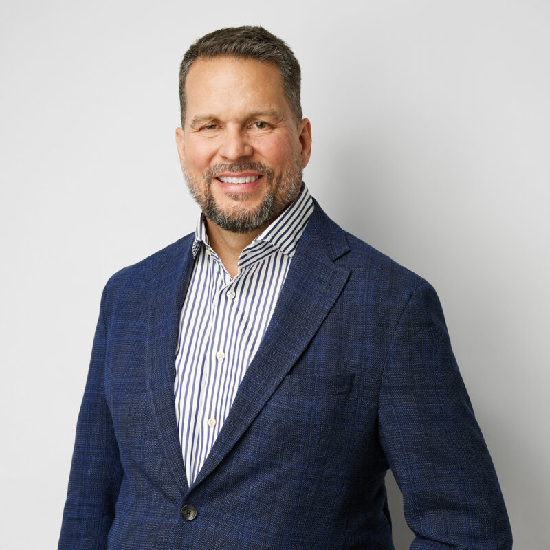 Montreal-corporate-headshot-investment-firm-on-location-7