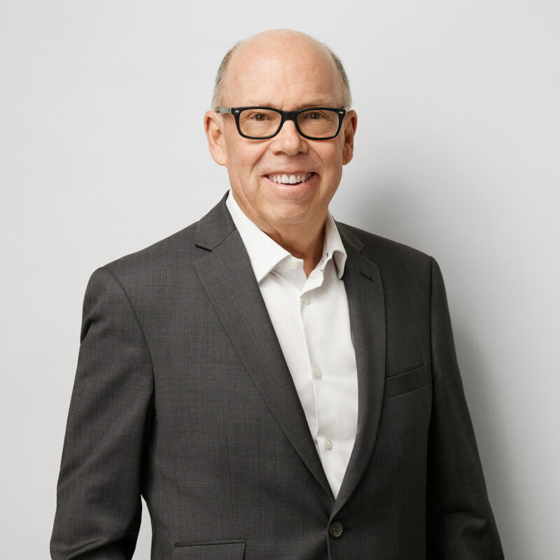 Montreal-corporate-headshot-investment-firm-on-location-8