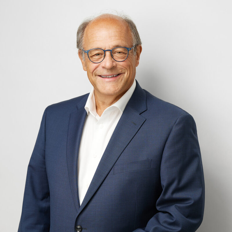 Montreal-corporate-headshot-investment-firm-on-location-by-nadiazheng-11