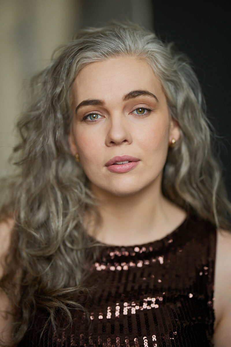 Montreal-artist-headshot-casting-singer-curly-hair-by-nadia-zheng