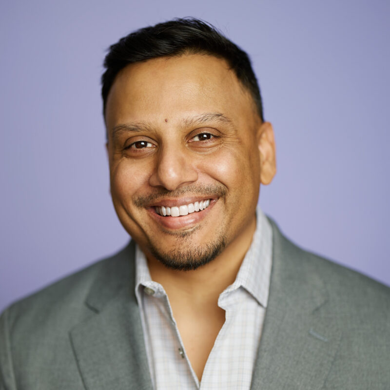 Montreal-team-business-casual-corporate-headshots-natural-light-purple-background-21